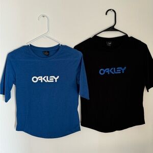 Oakley bundle of 2 women’s t-shirts size XS